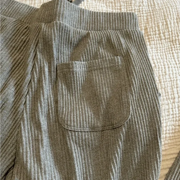 ALO muse jogger pants - Picture 9 of 10